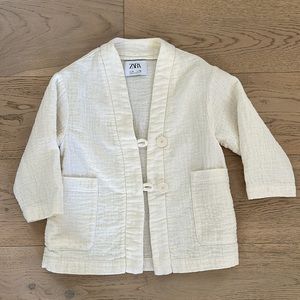 Super cute Zara jacket in cream